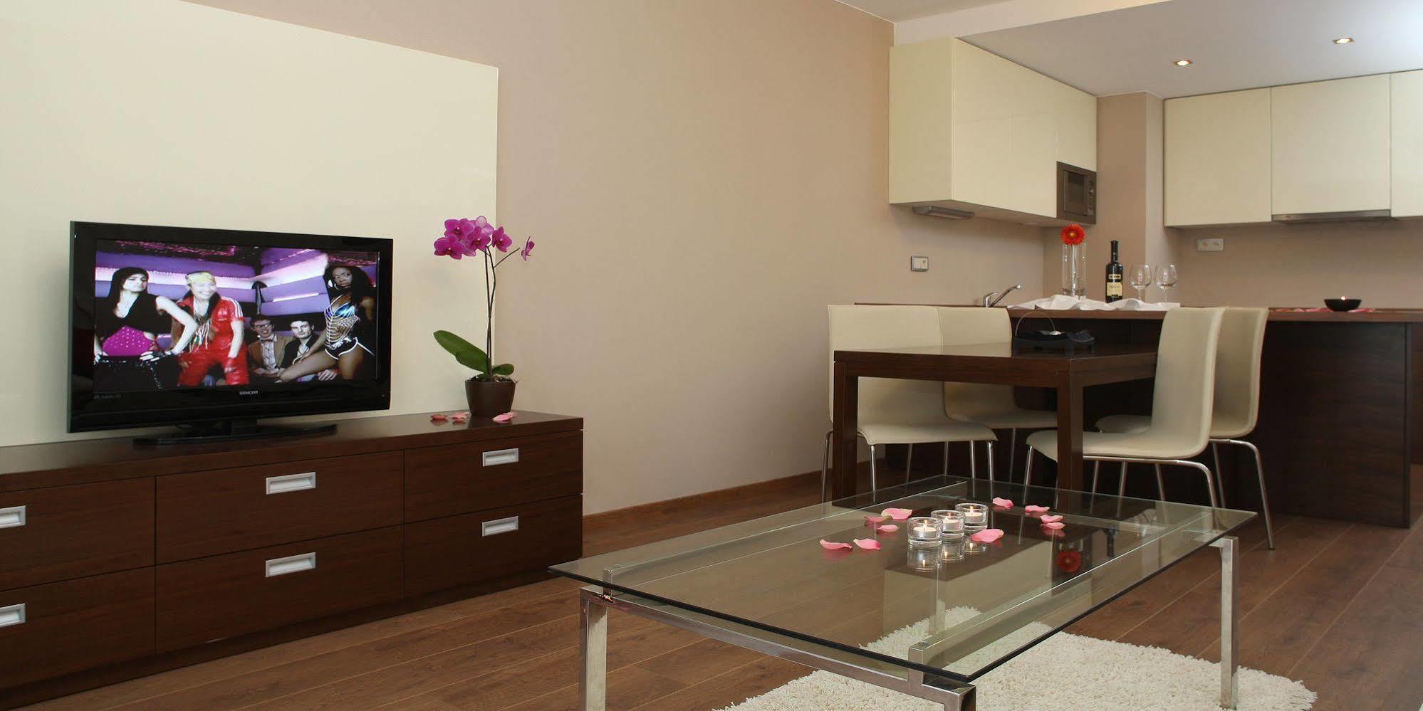 Golden Fish Apartmany Xia Plzen Exterior photo